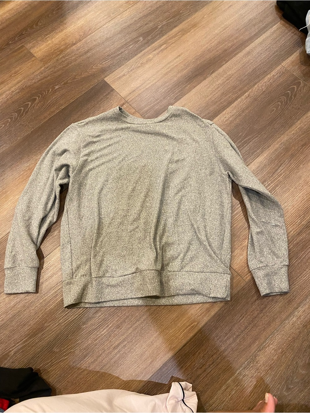 Uniqlo Women's Crewneck Sweater in Heather Gray
